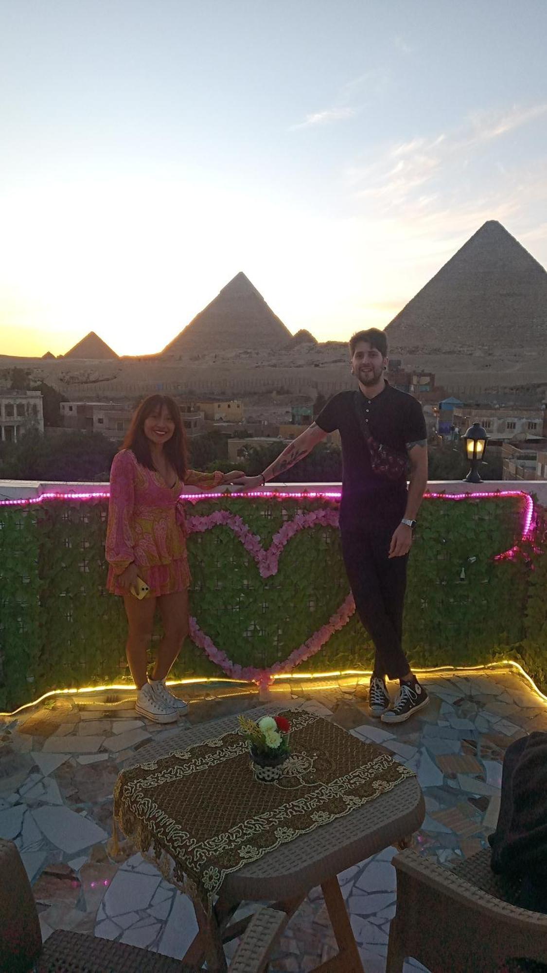 Pyramids Show Hotel Kafret el-Gabal Extérieur photo