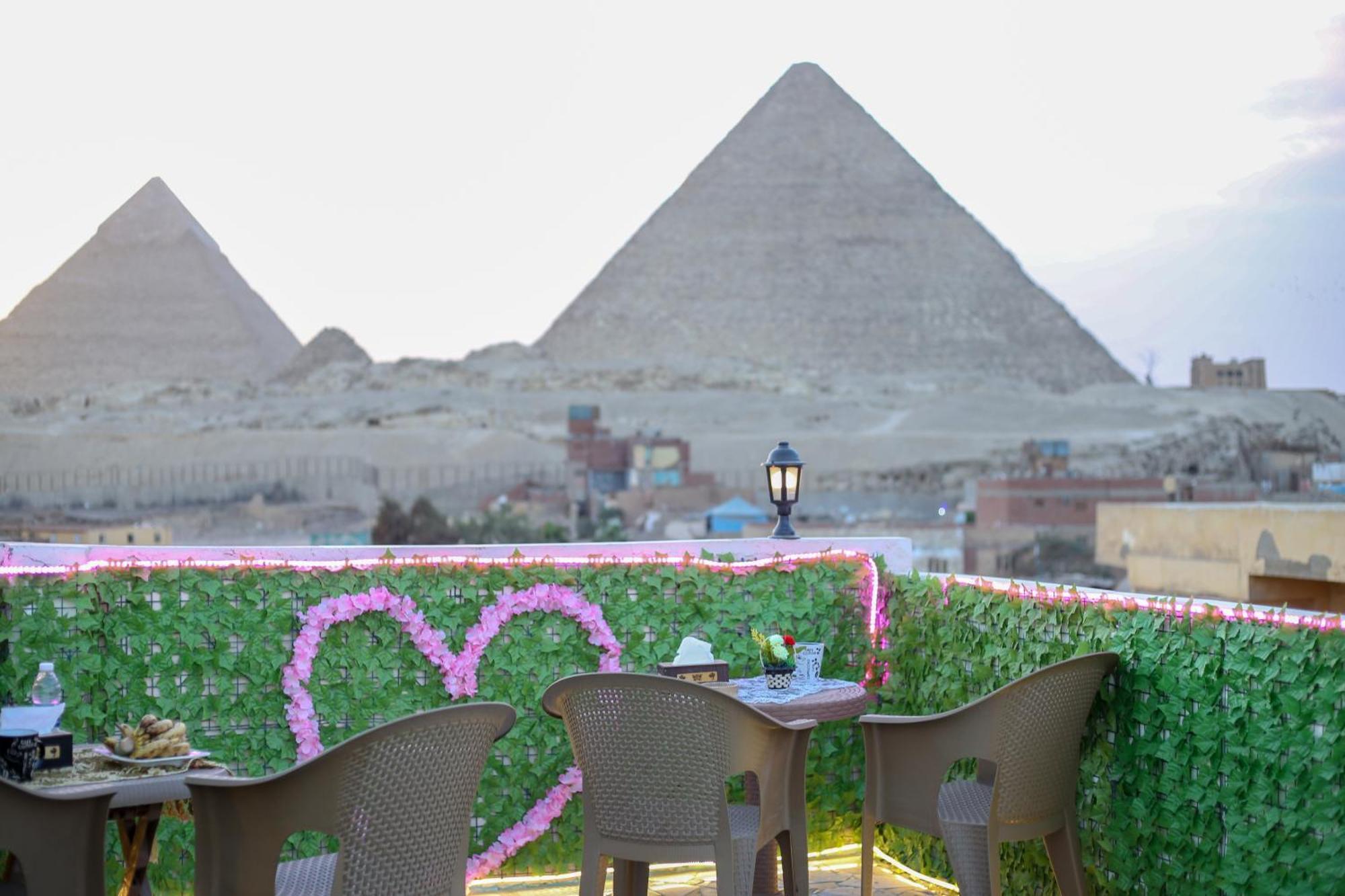 Pyramids Show Hotel Kafret el-Gabal Extérieur photo