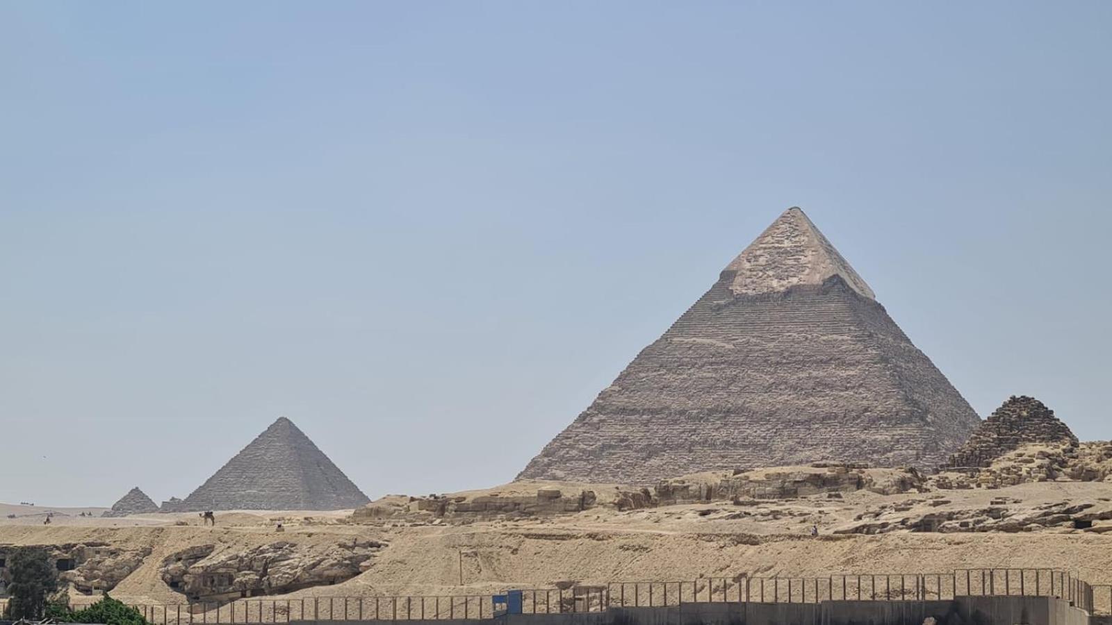 Pyramids Show Hotel Kafret el-Gabal Extérieur photo