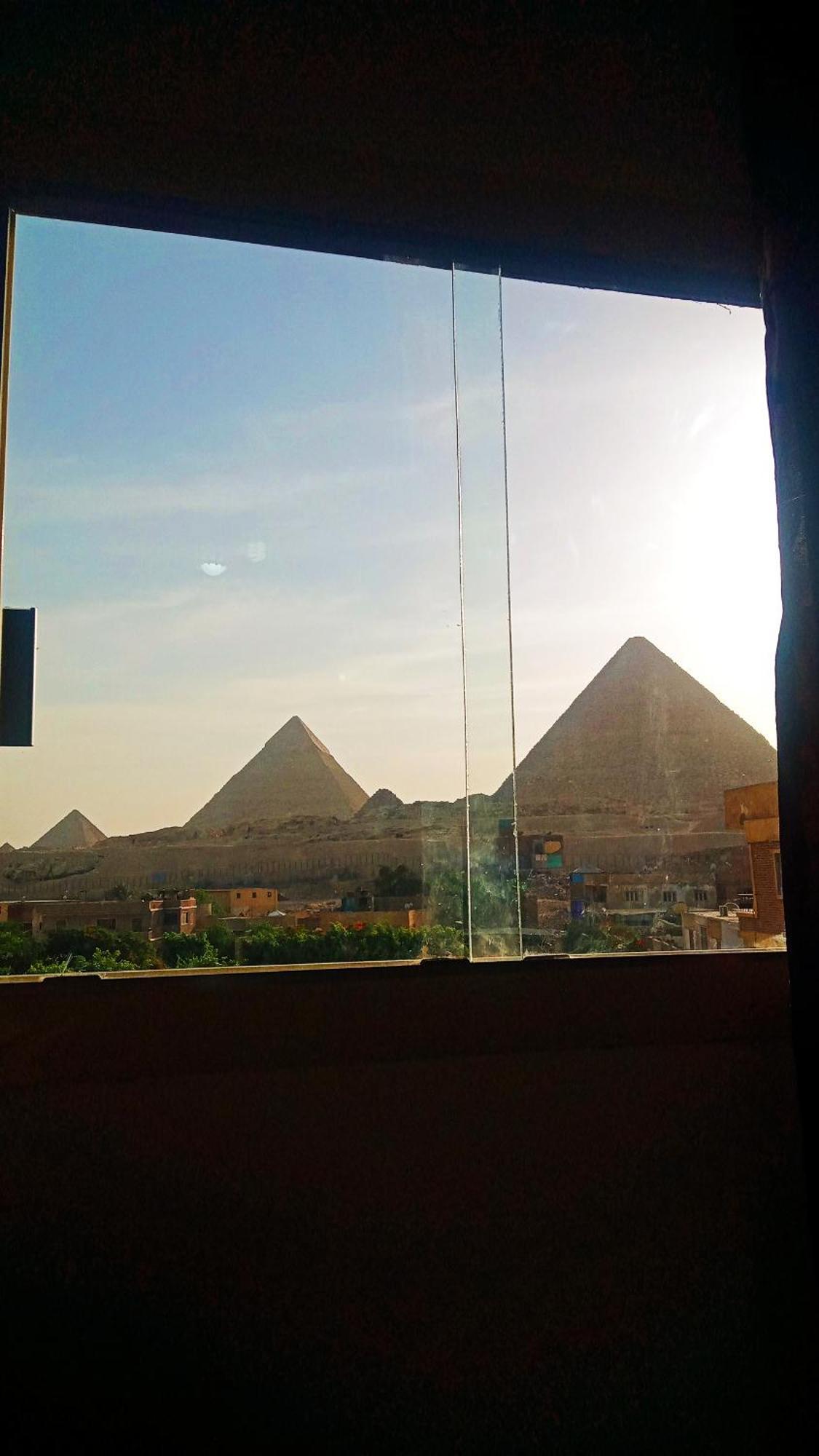 Pyramids Show Hotel Kafret el-Gabal Extérieur photo